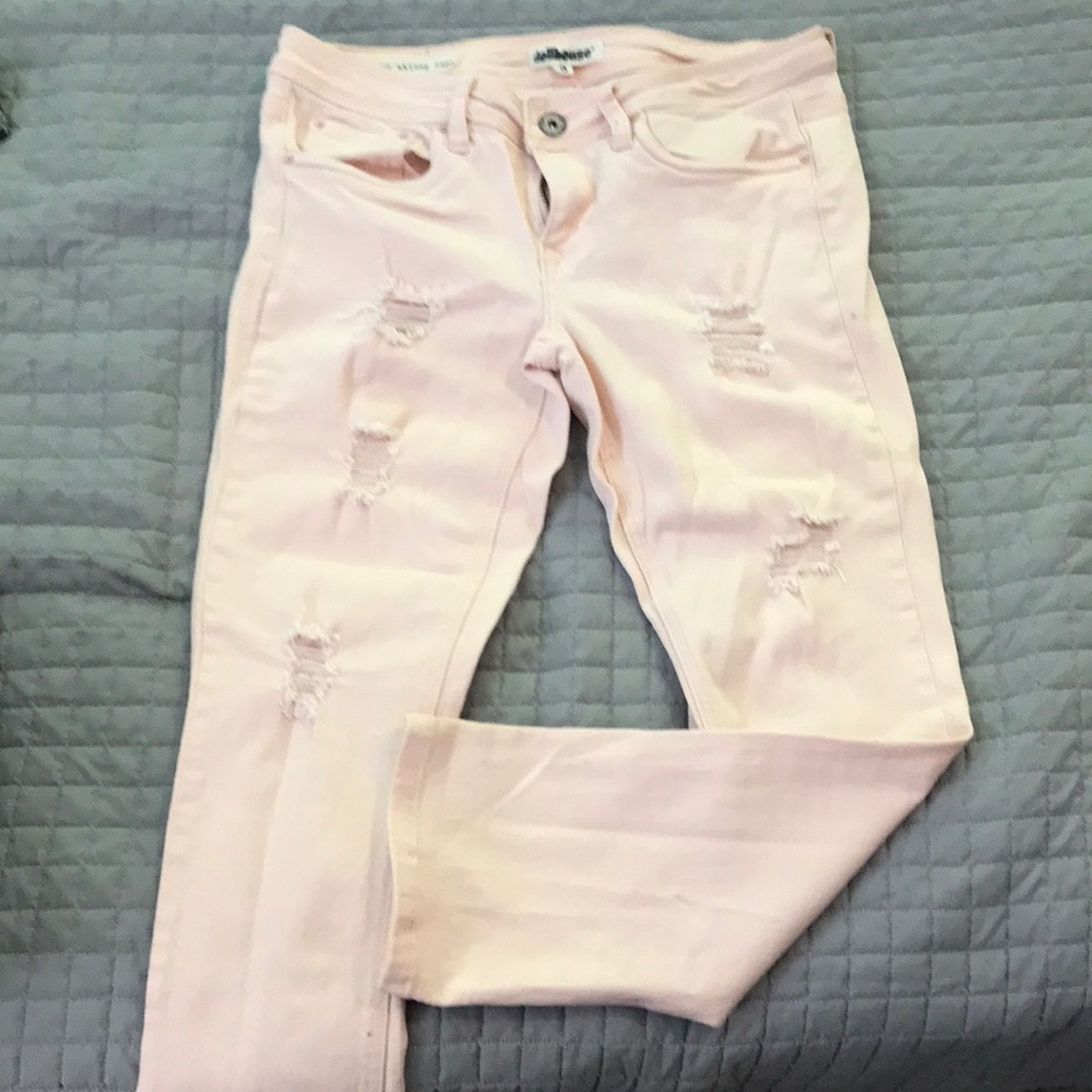 Distressed pink skinny capri